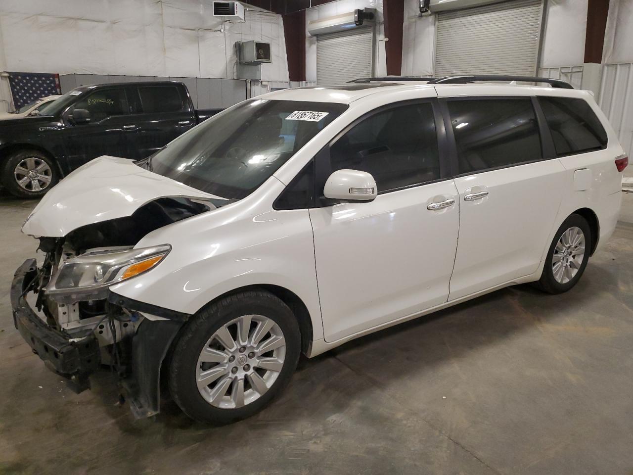 2015 TOYOTA SIENNA