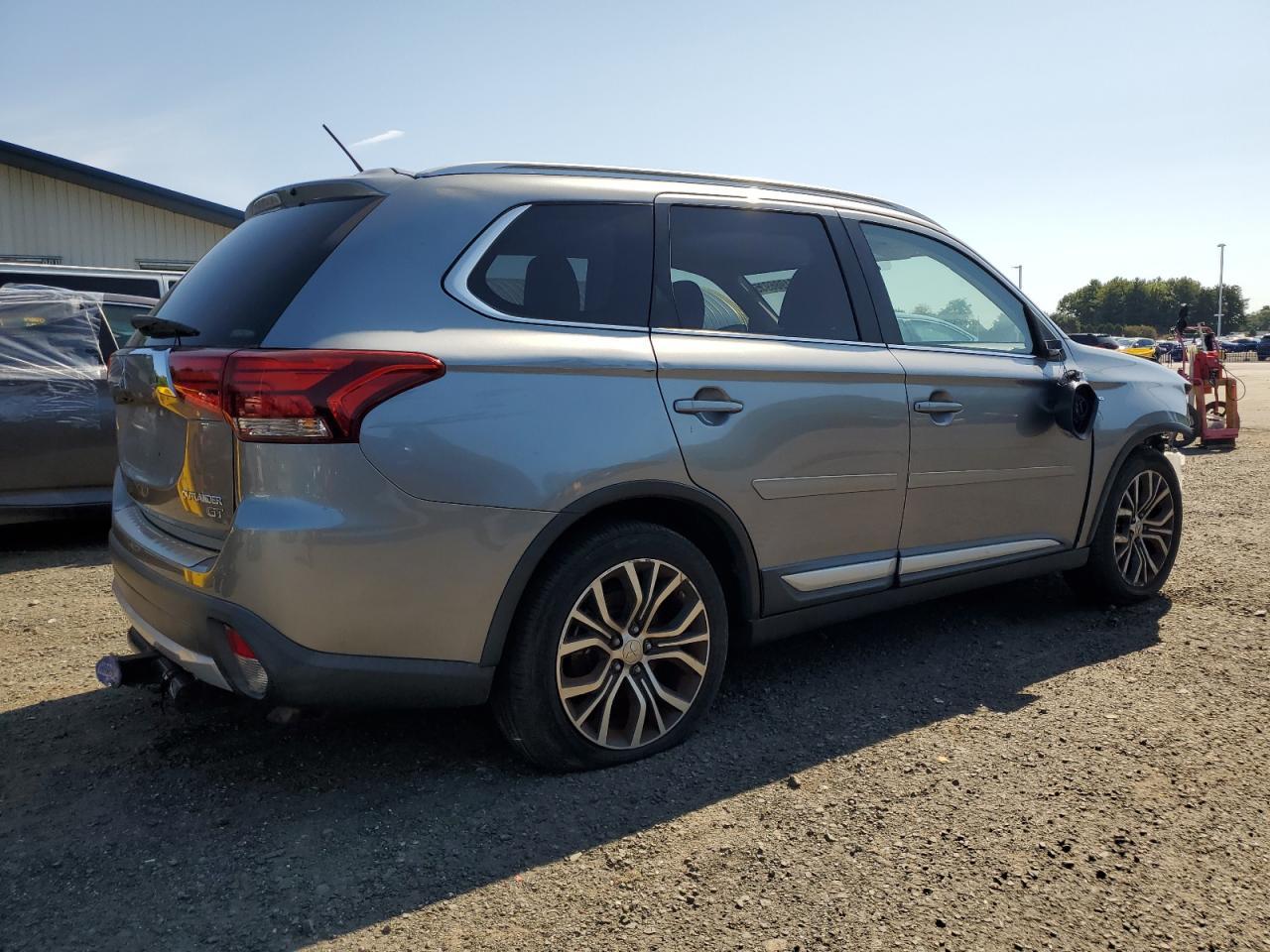 2016 MITSUBISHI outlander