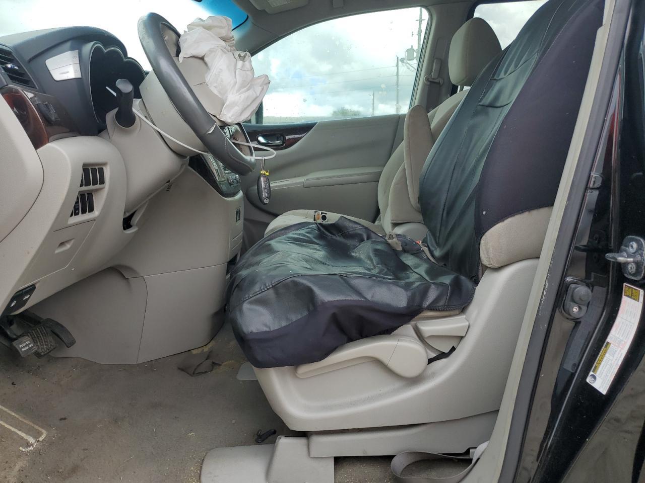 2016 NISSAN Quest