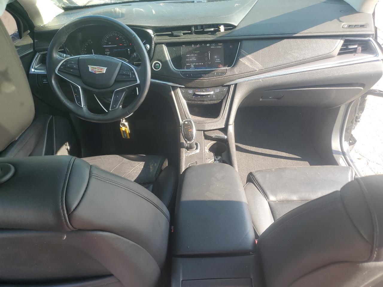 2017 CADILLAC XT5