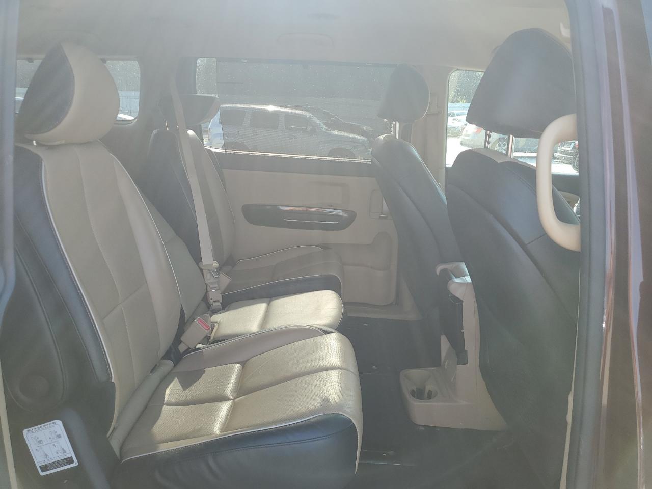 2016 KIA SEDONA