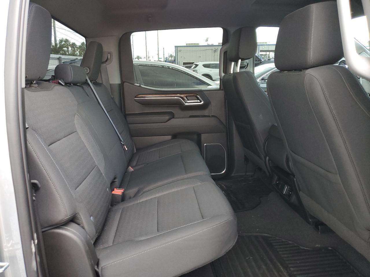 2023 CHEVROLET Silverado
