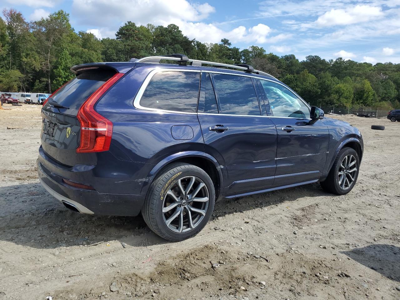 2017 VOLVO XC90