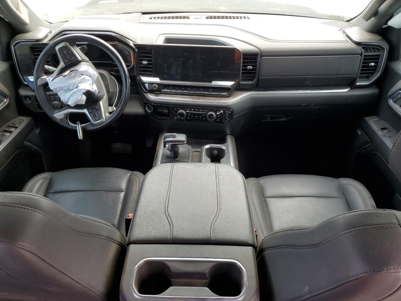 2024 CHEVROLET Silverado