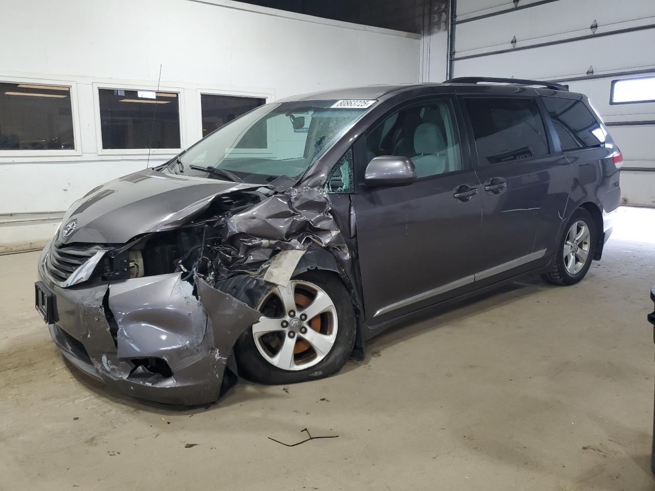 2012 TOYOTA SIENNA