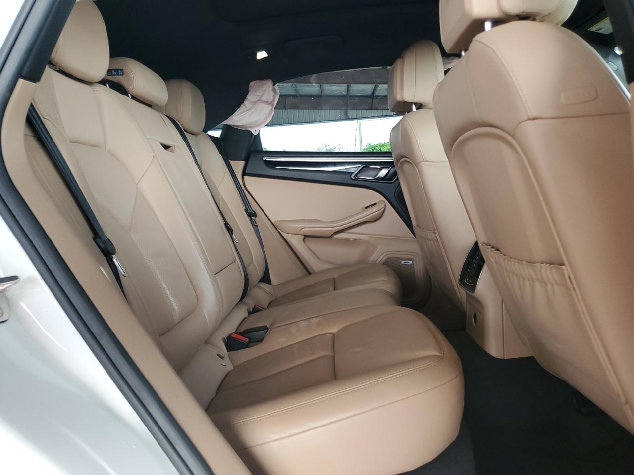 2020 PORSCHE Macan