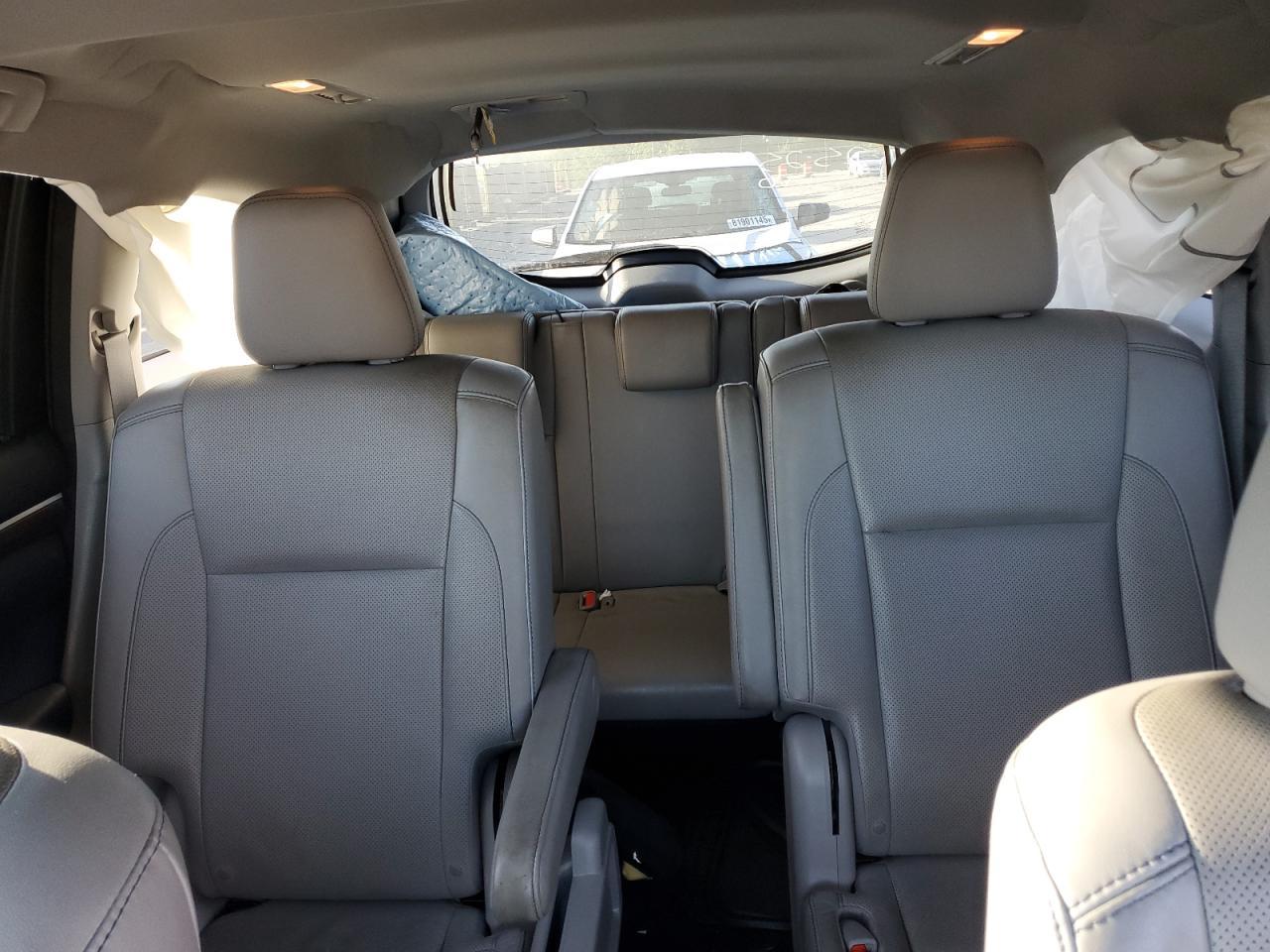 2016 TOYOTA HIGHLANDER