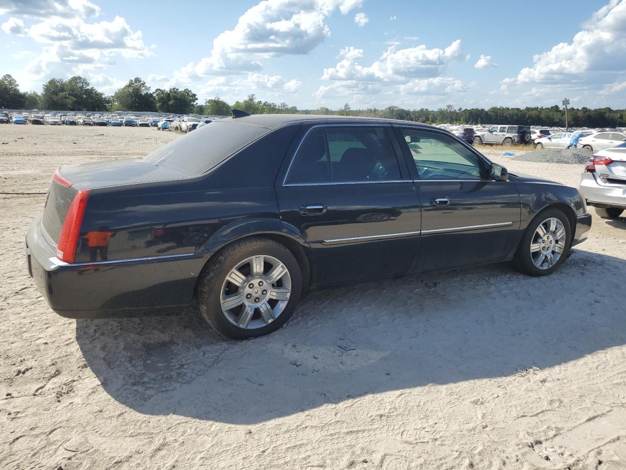 2010 CADILLAC DTS