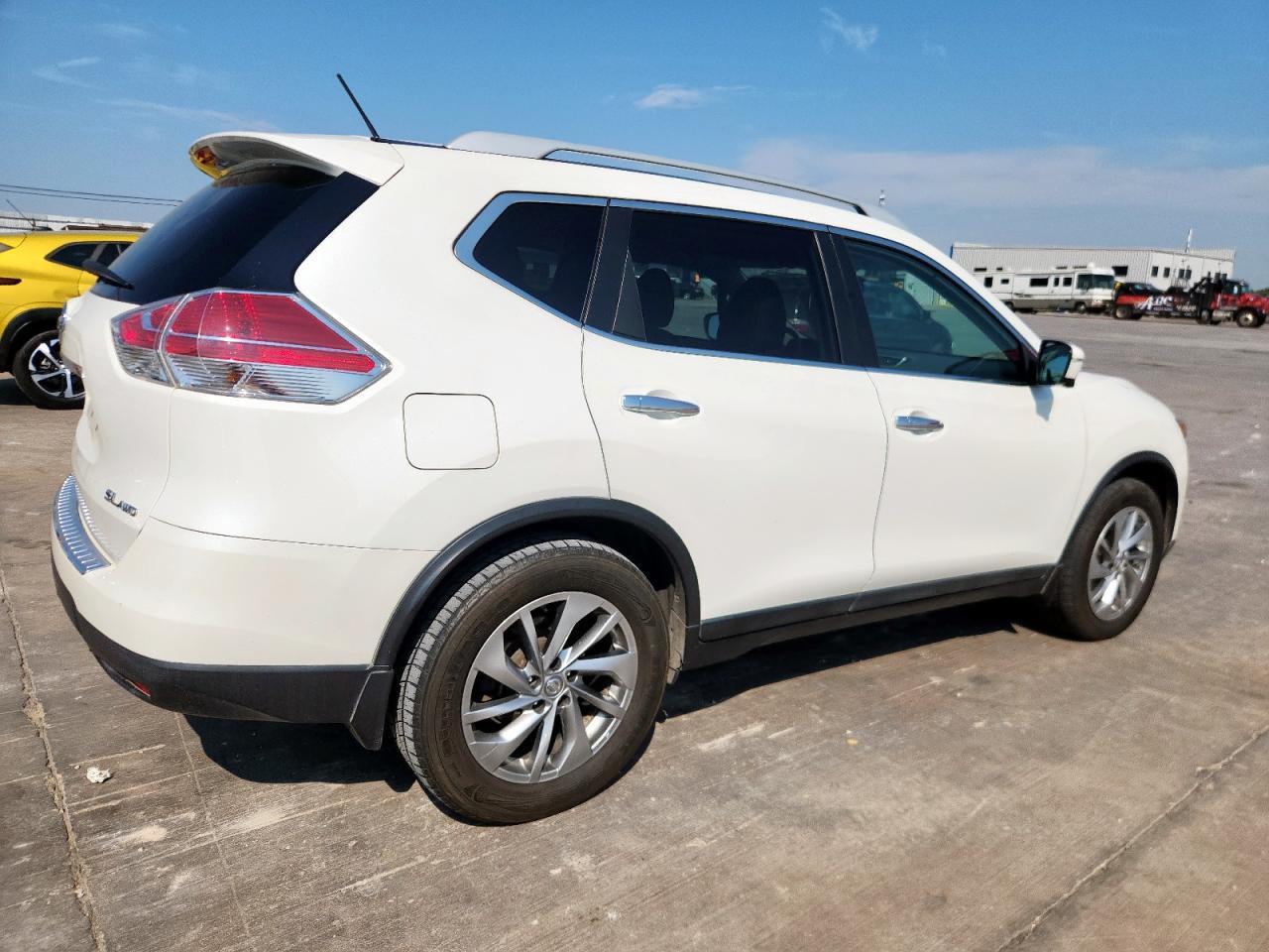 2015 NISSAN ROGUE