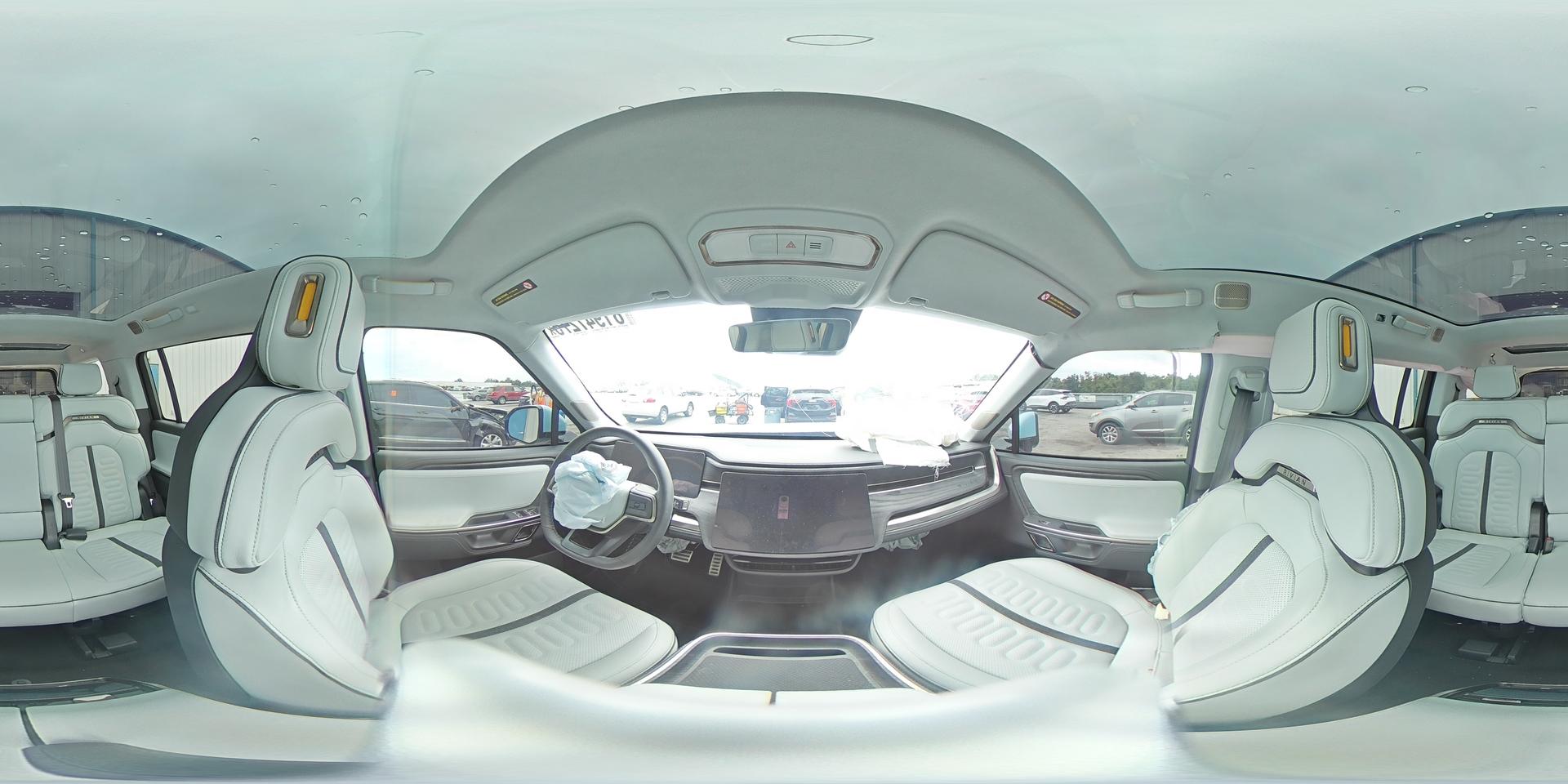2024 RIVIAN R1s