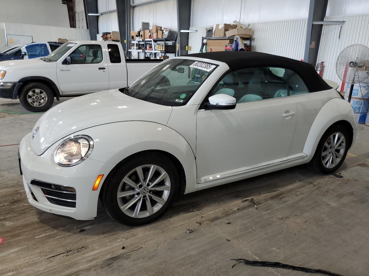 2018 VOLKSWAGEN Beetle