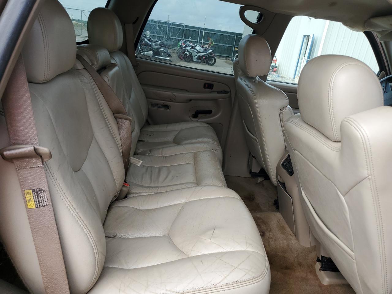 2004 CHEVROLET Tahoe