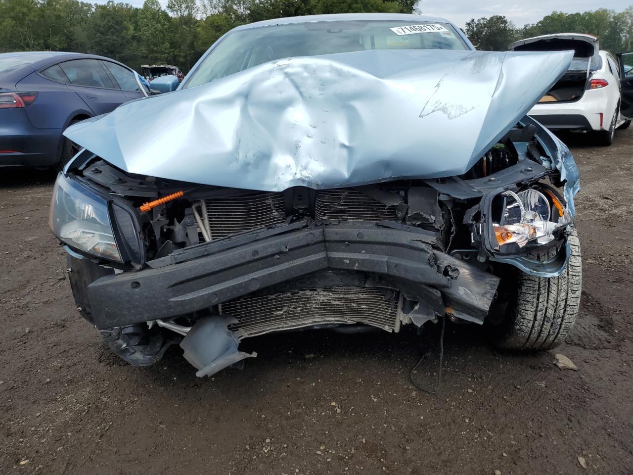 2013 VOLKSWAGEN Passat