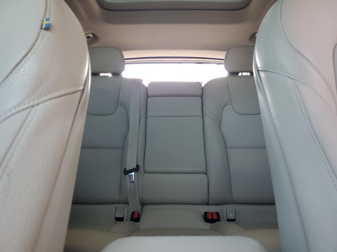 2020 VOLVO XC60