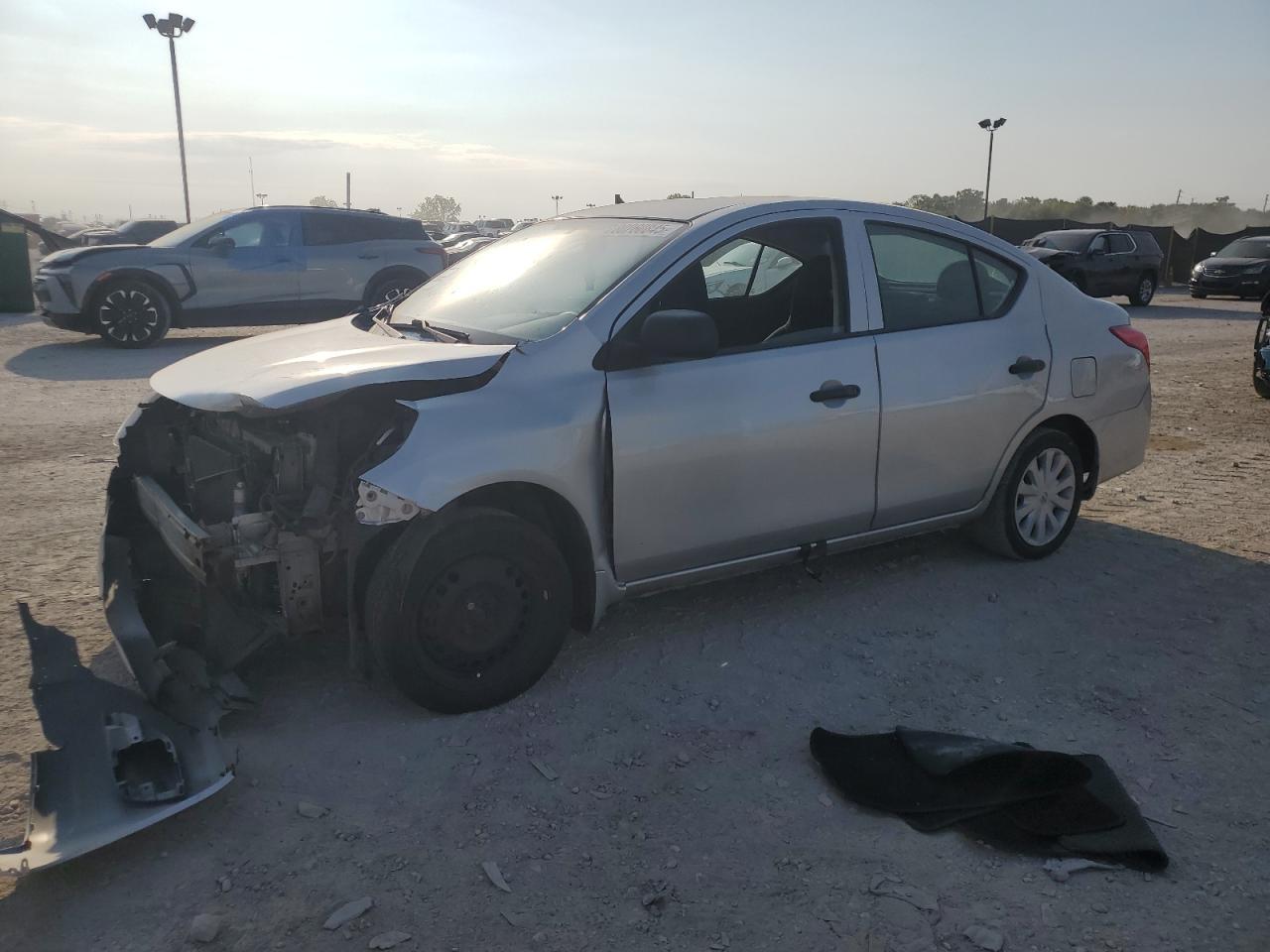 2015 NISSAN VERSA