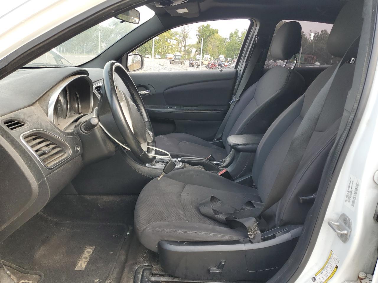 2013 CHRYSLER 200