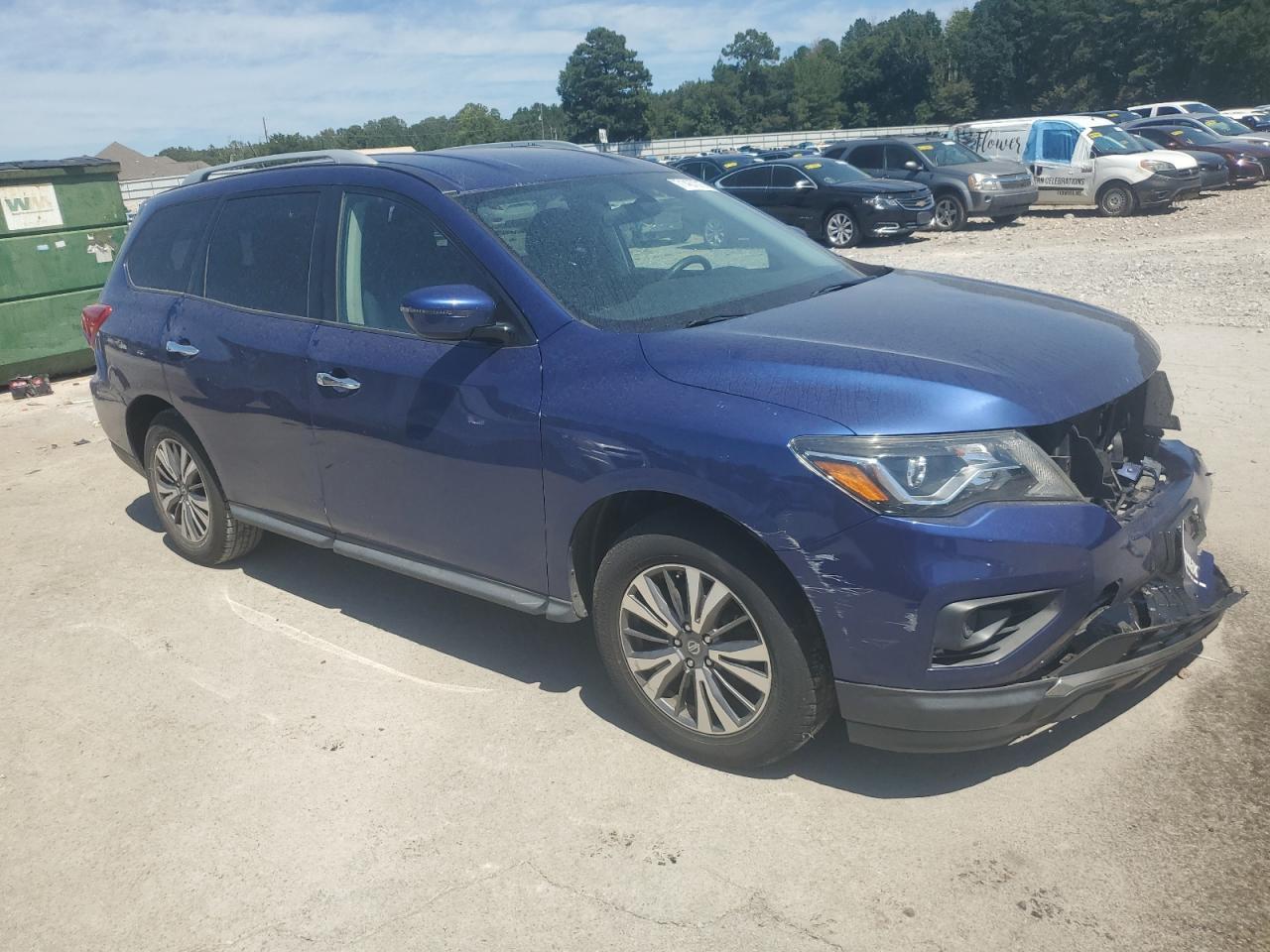 2017 NISSAN PATHFINDER