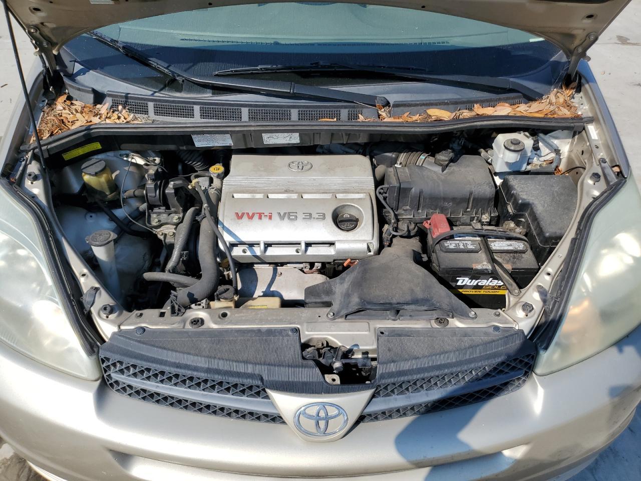 2004 TOYOTA SIENNA