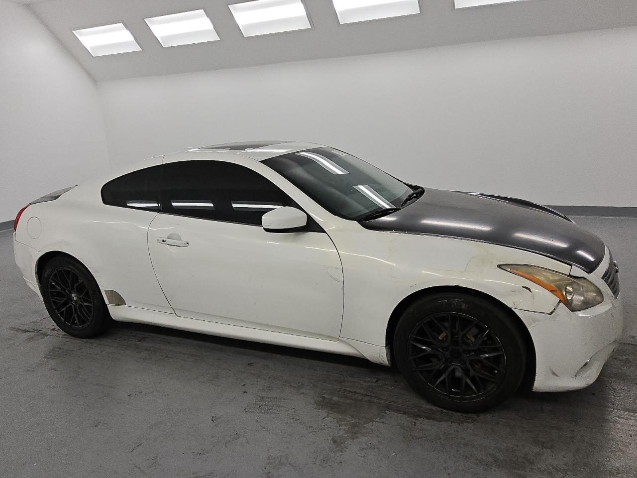 2011 INFINITI G37