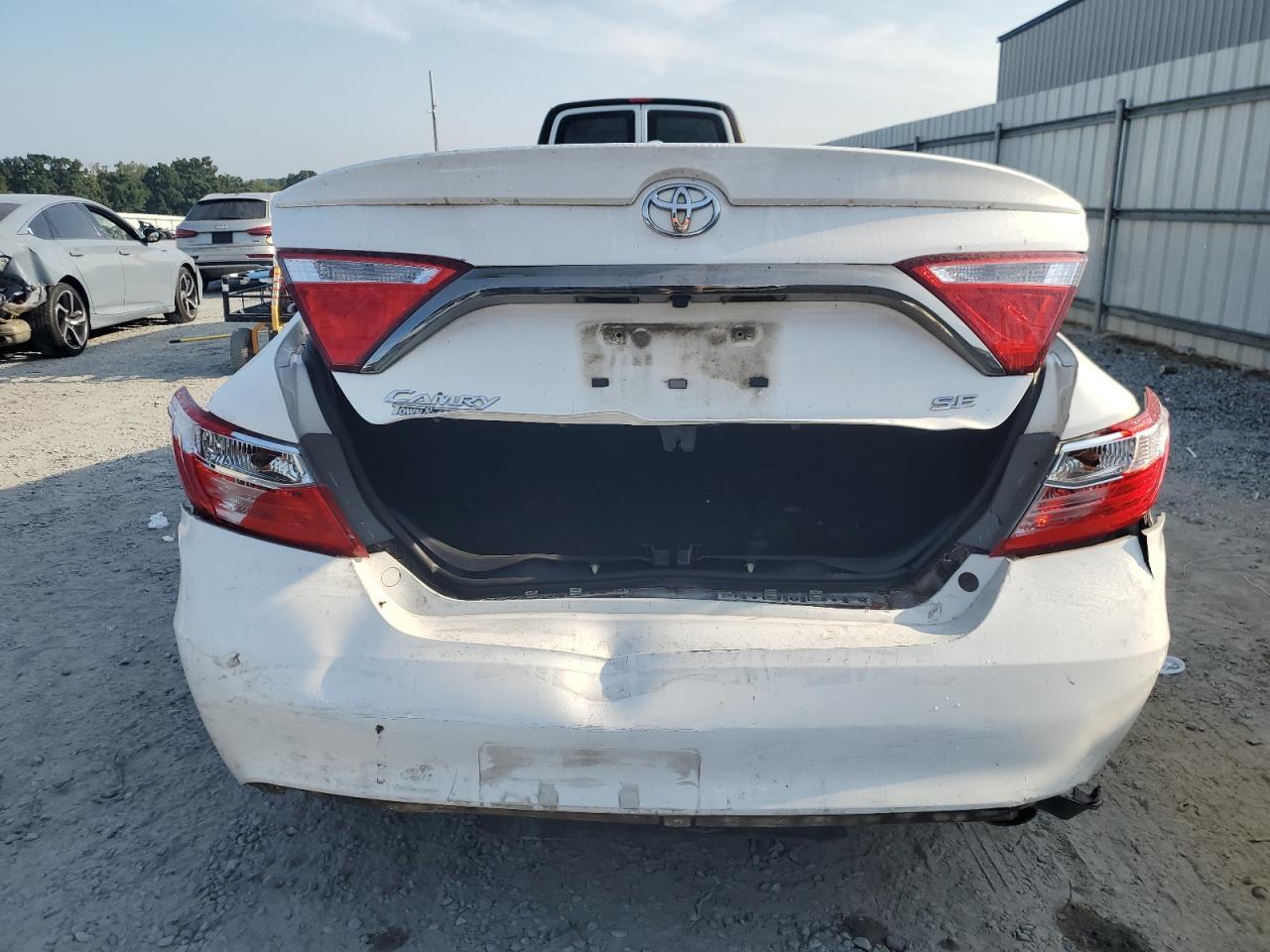 2016 TOYOTA CAMRY