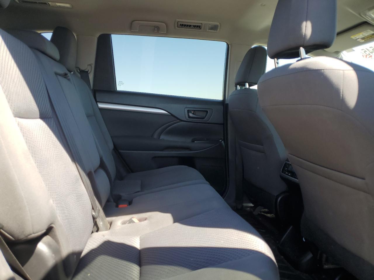 2016 TOYOTA HIGHLANDER