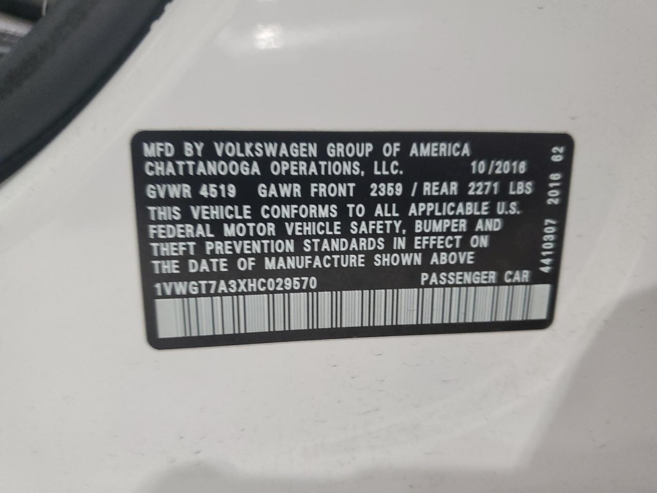 2017 VOLKSWAGEN Passat