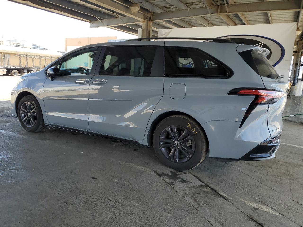 2025 TOYOTA SIENNA