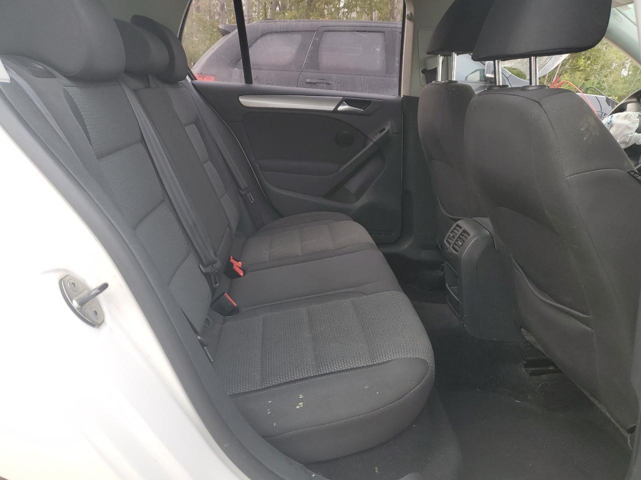 2011 VOLKSWAGEN GOLF