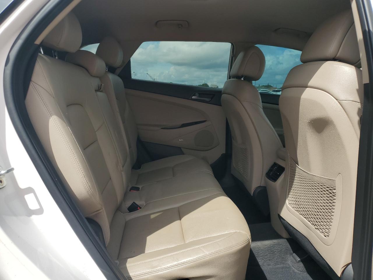 2017 HYUNDAI TUCSON