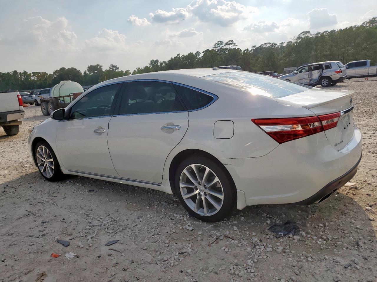 2014 TOYOTA Avalon