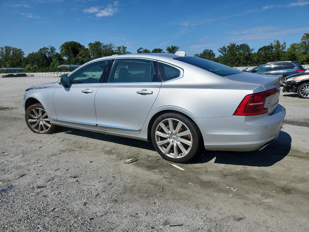 2018 VOLVO S90