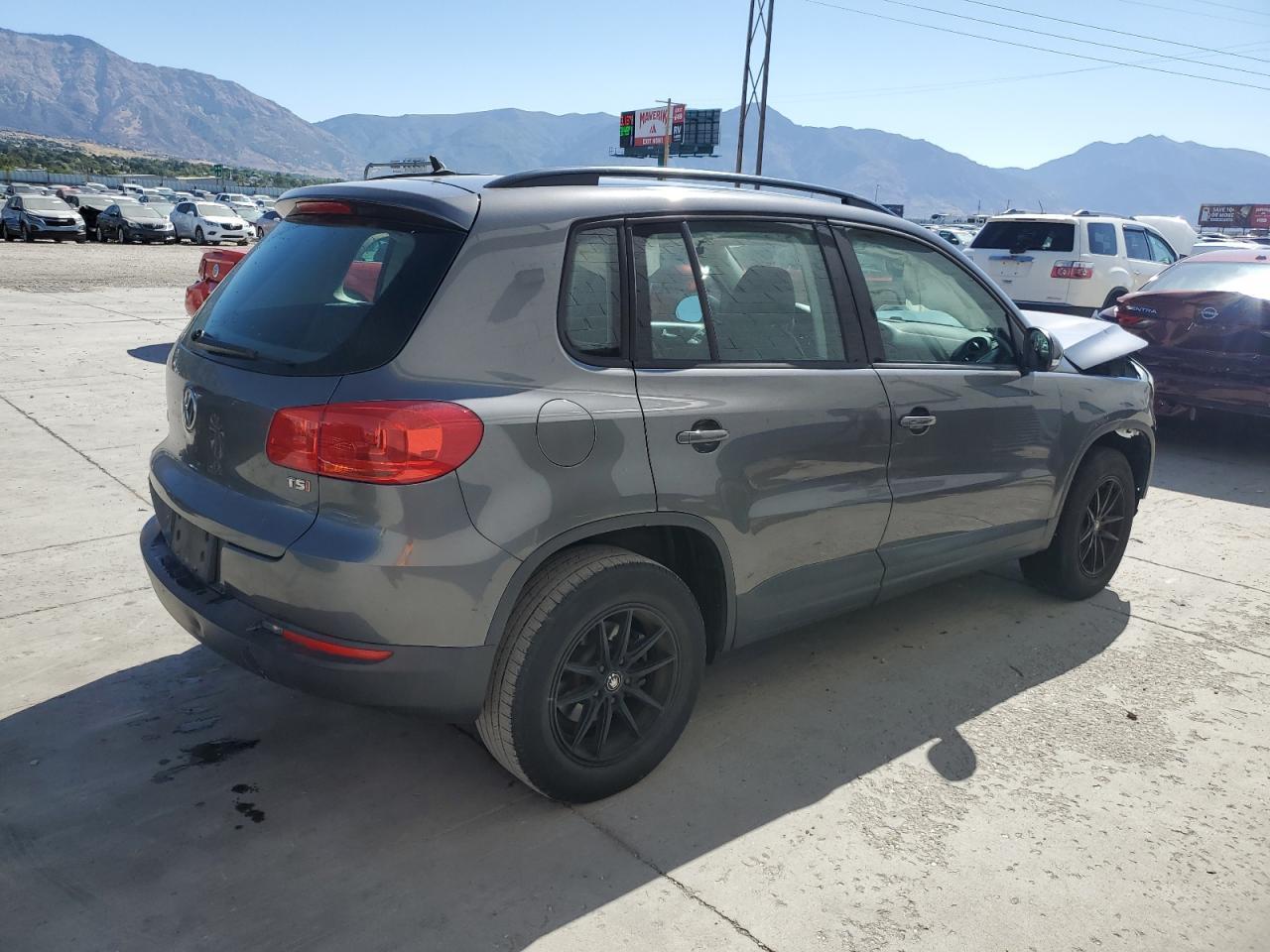 2016 VOLKSWAGEN TIGUAN