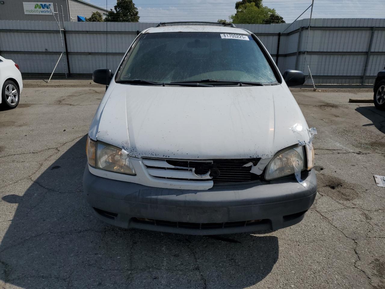 2002 TOYOTA SIENNA