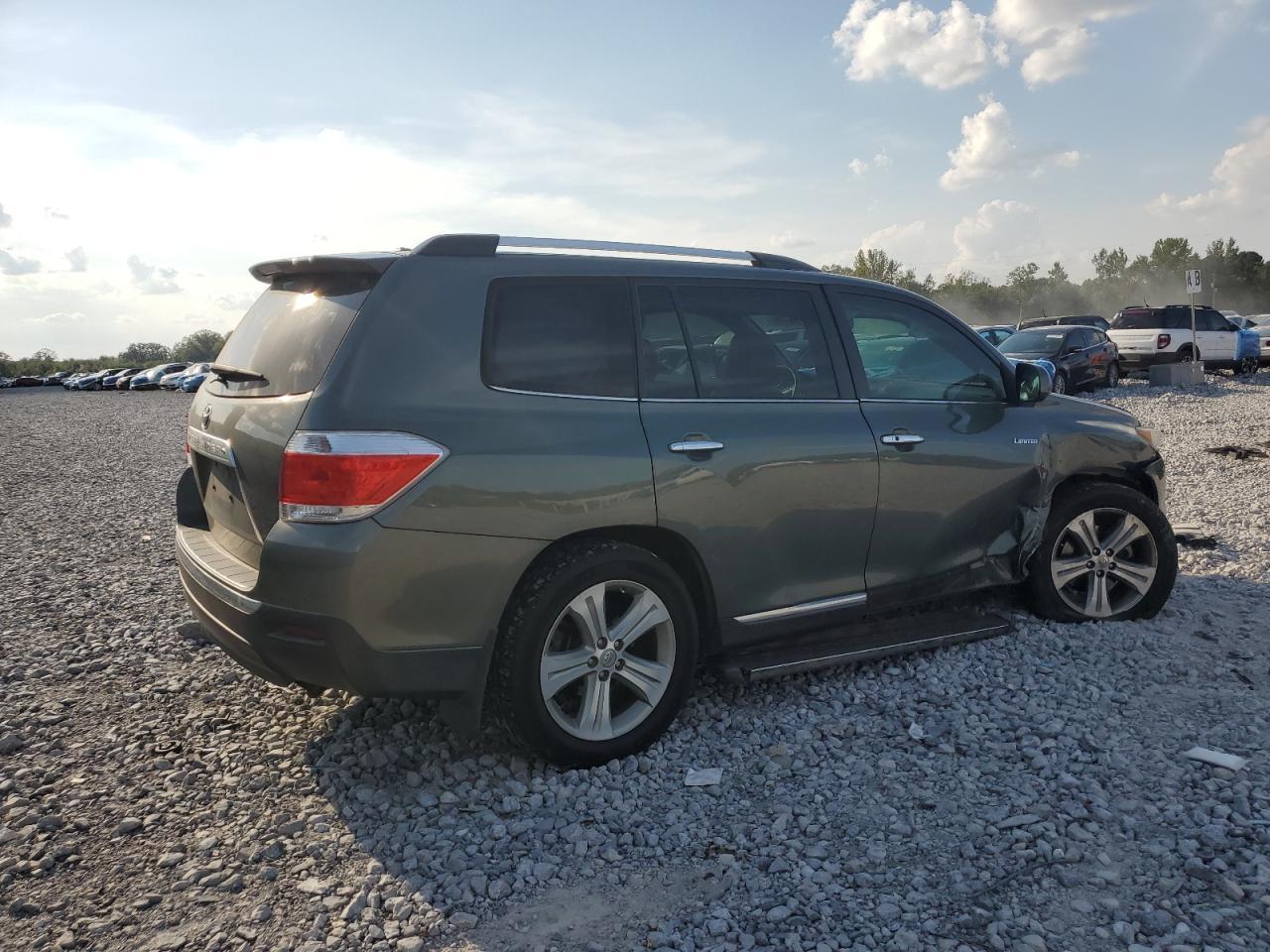 2013 TOYOTA HIGHLANDER