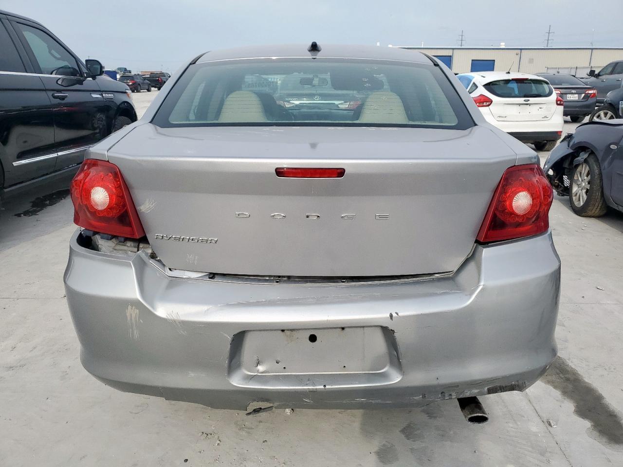 2013 DODGE Avenger