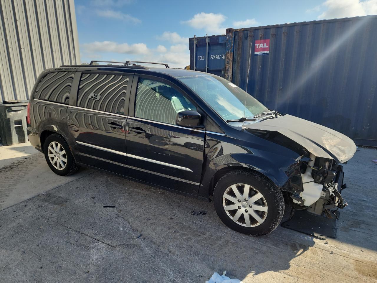 2014 CHRYSLER Town & Country