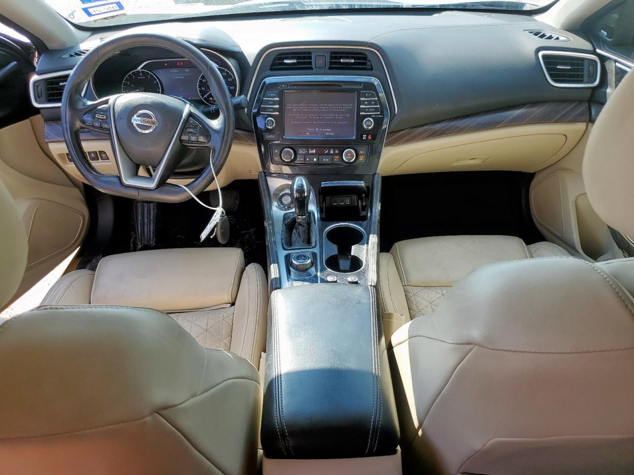 2017 NISSAN Maxima