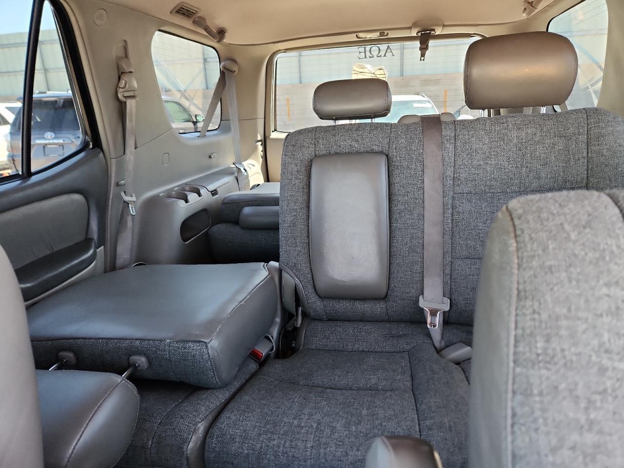 2006 TOYOTA Sequoia