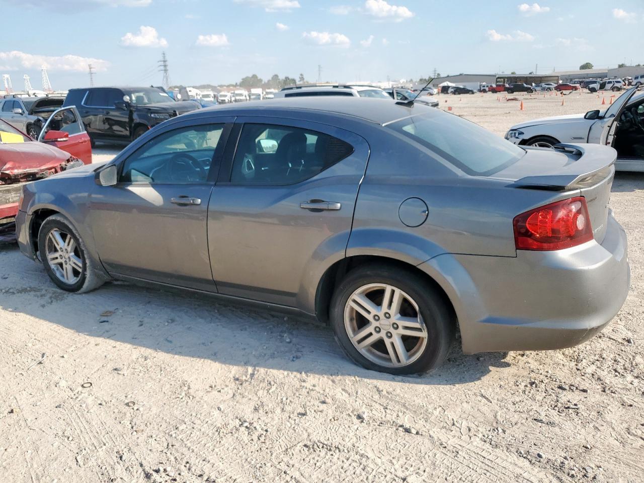 2013 DODGE Avenger