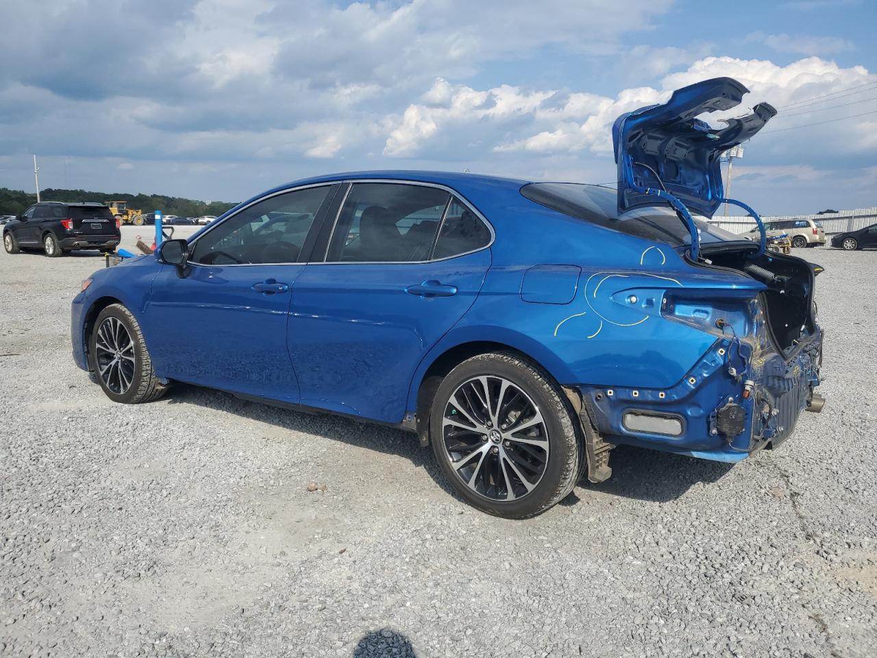 2018 TOYOTA CAMRY