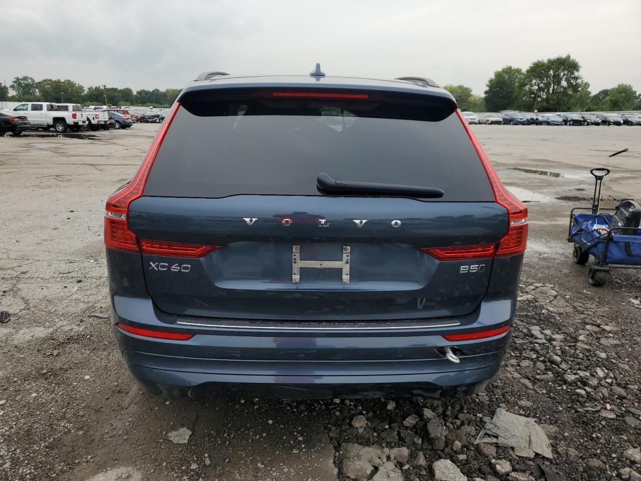 2022 VOLVO XC60