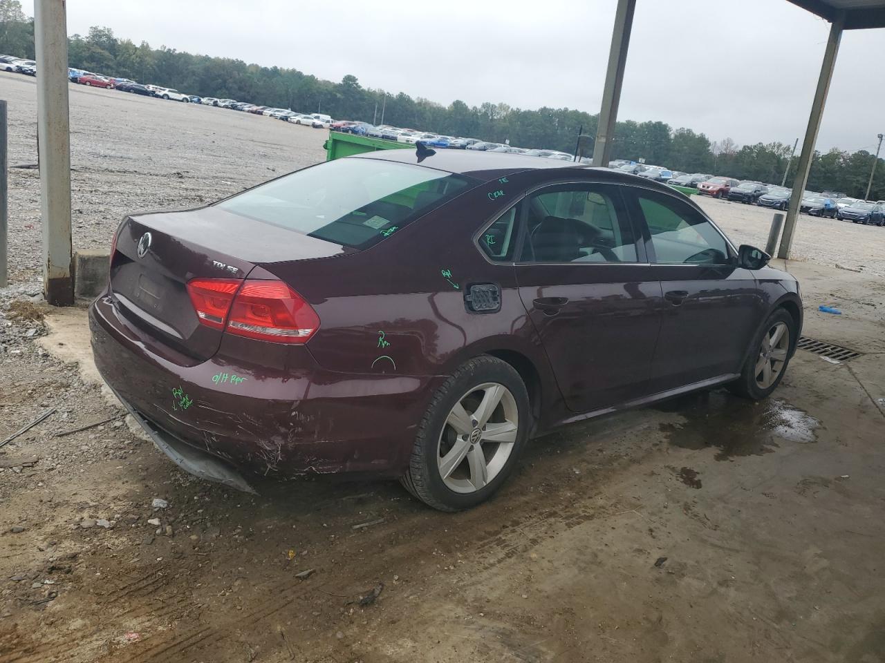 2012 VOLKSWAGEN Passat