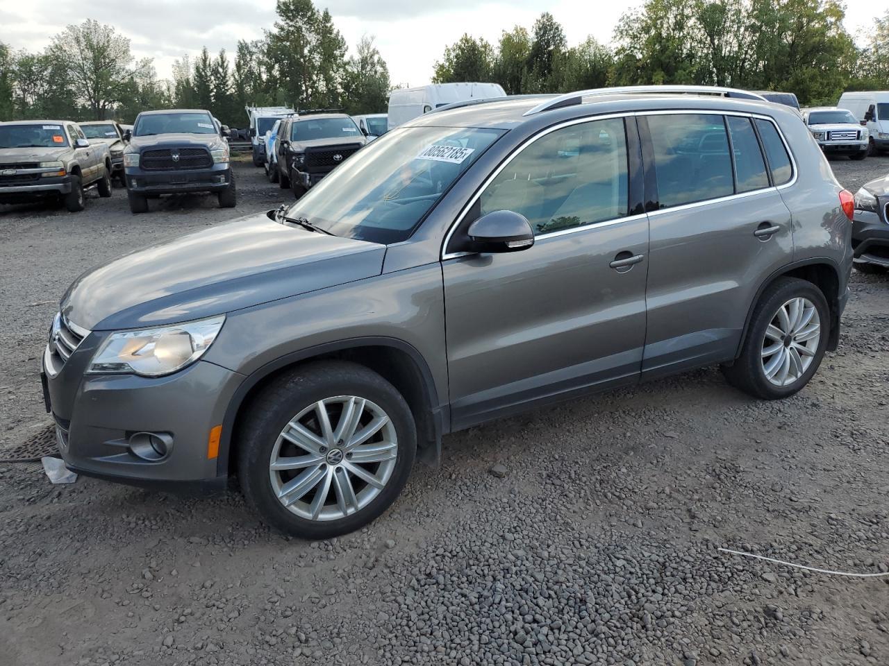 2011 VOLKSWAGEN TIGUAN