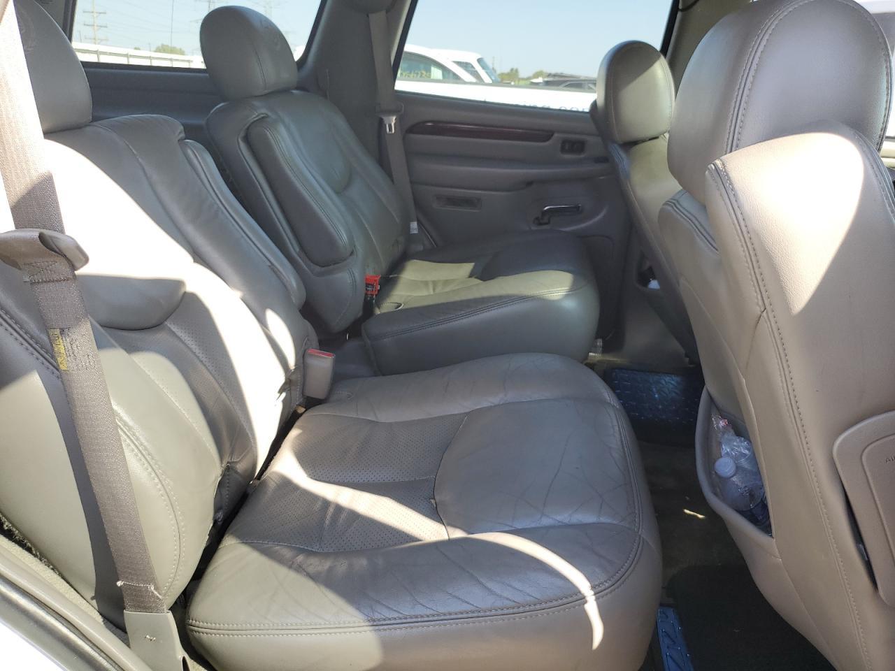 2004 CADILLAC ESCALADE