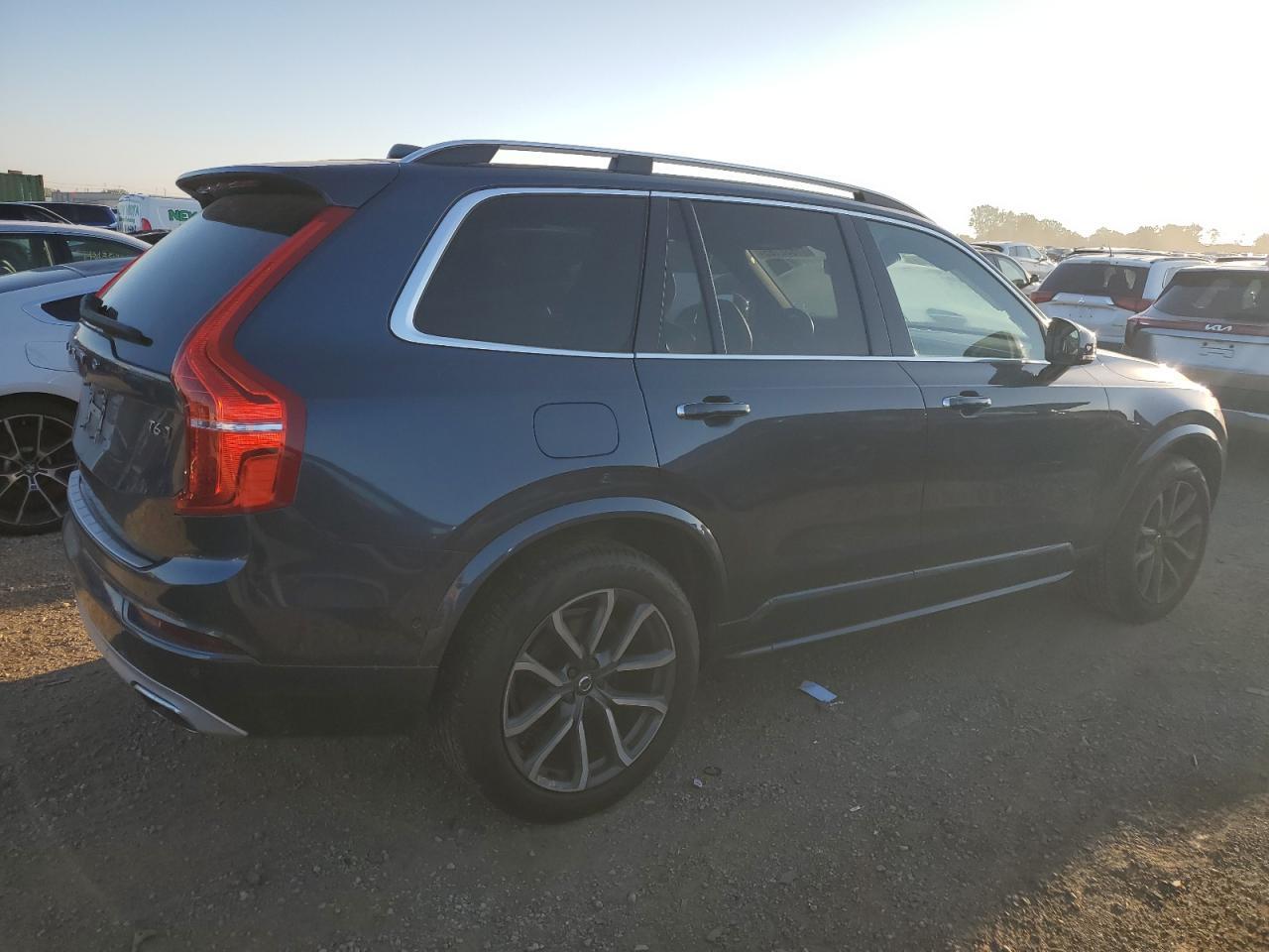2019 VOLVO XC90