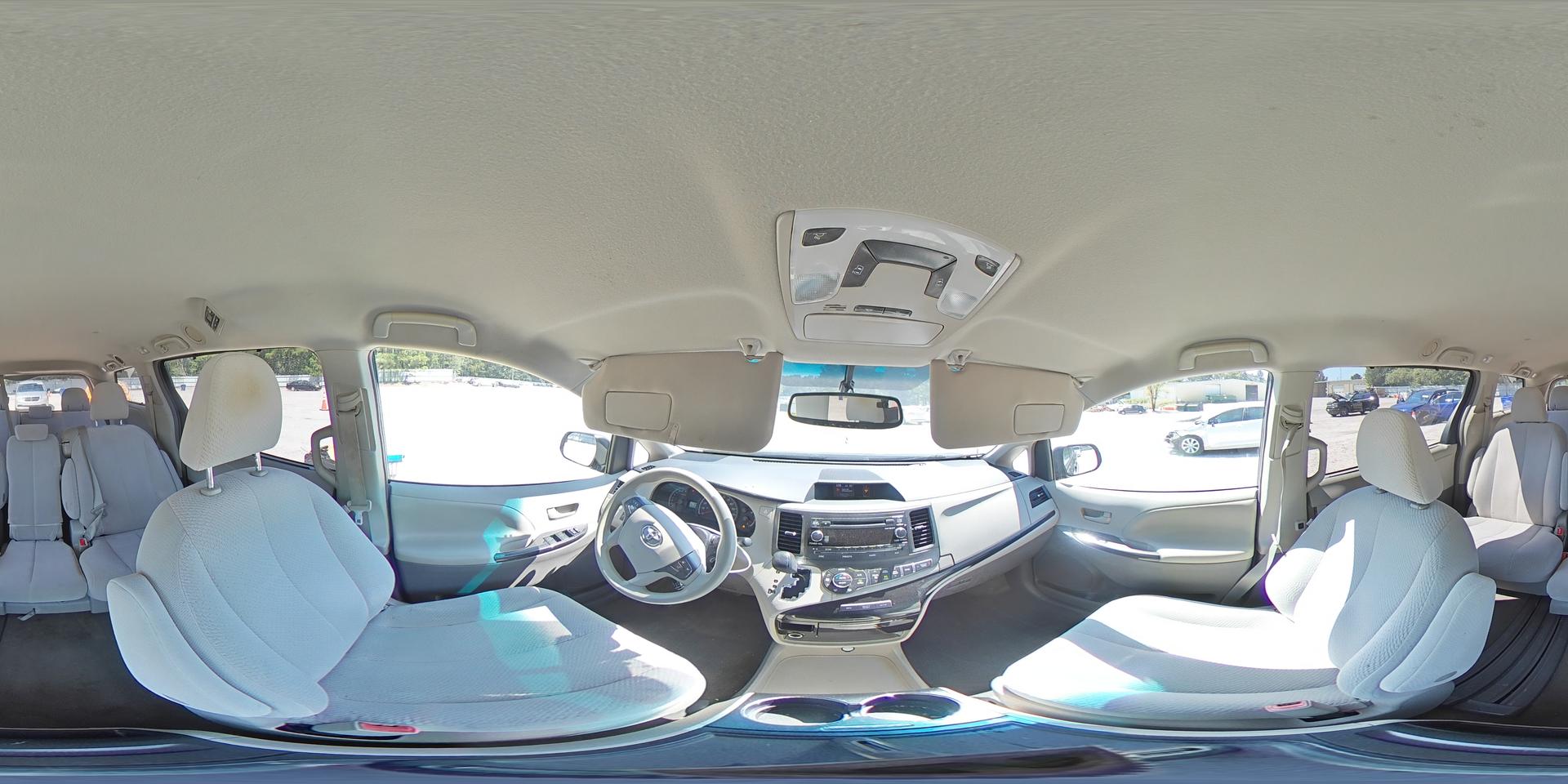 2013 TOYOTA SIENNA