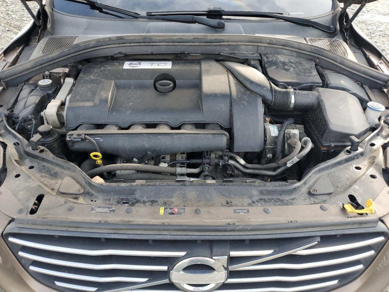 2015 VOLVO XC60