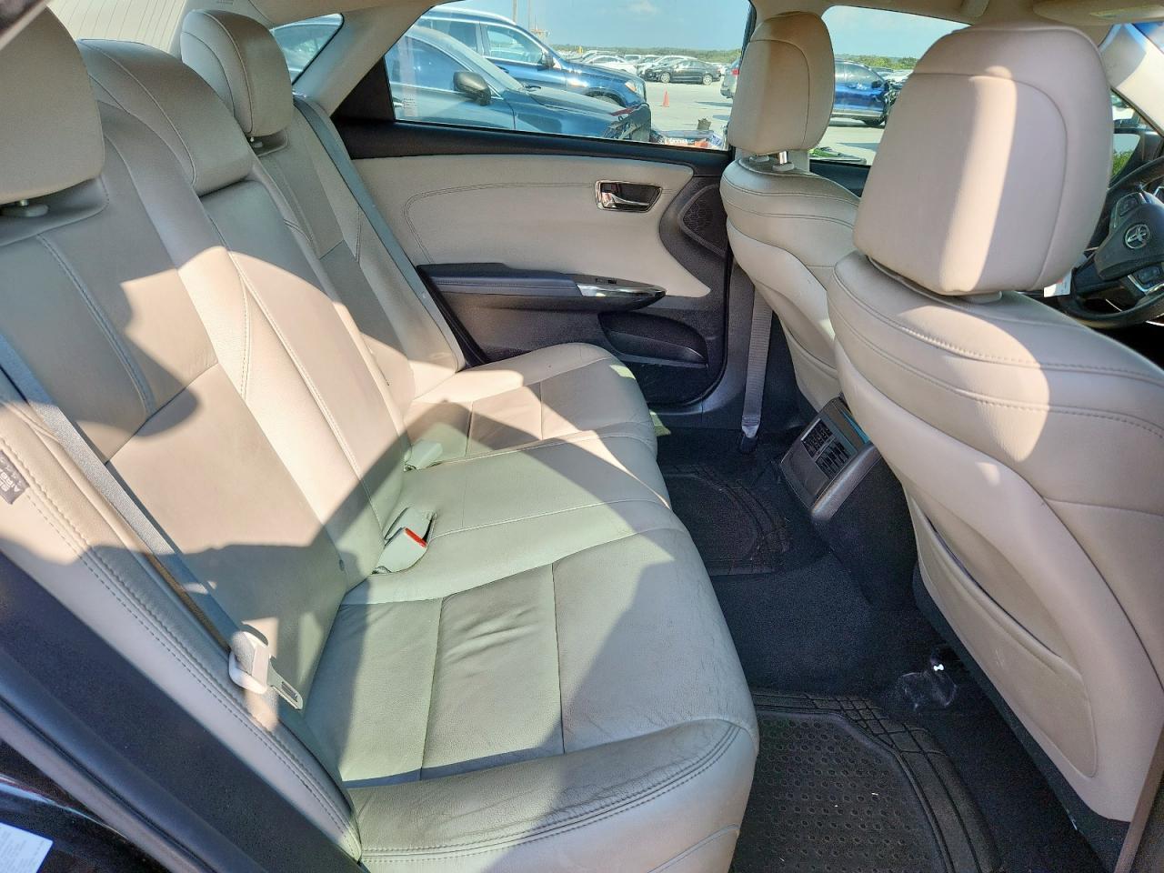 2015 TOYOTA Avalon