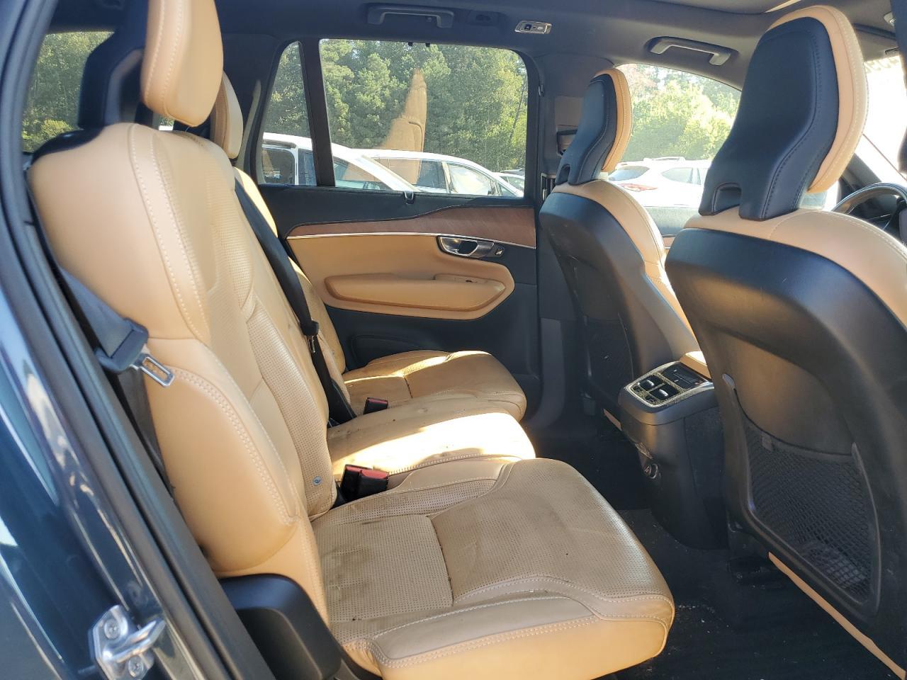 2019 VOLVO XC90