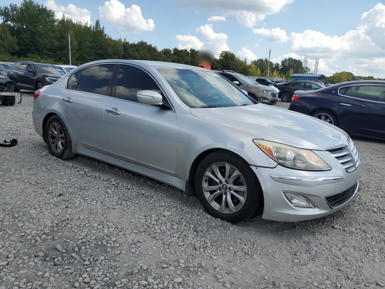 2013 HYUNDAI GENESIS